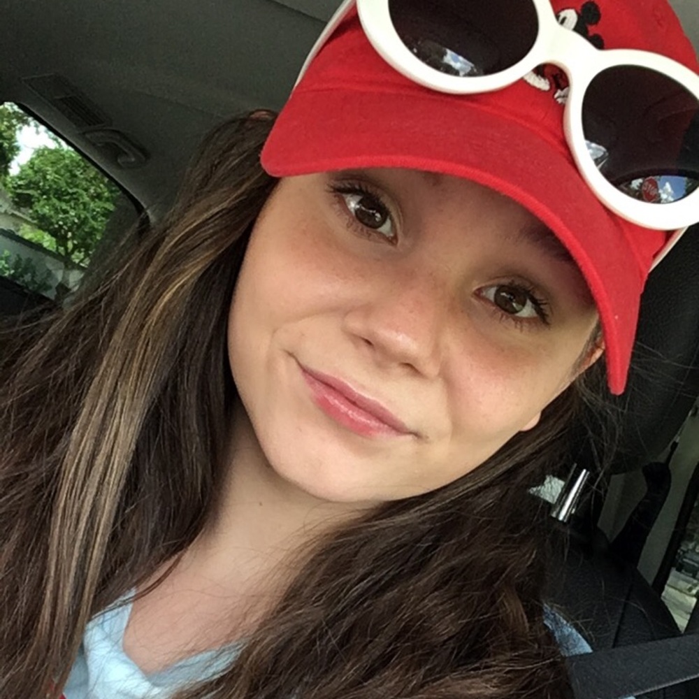 Meet your Posher, Lauren